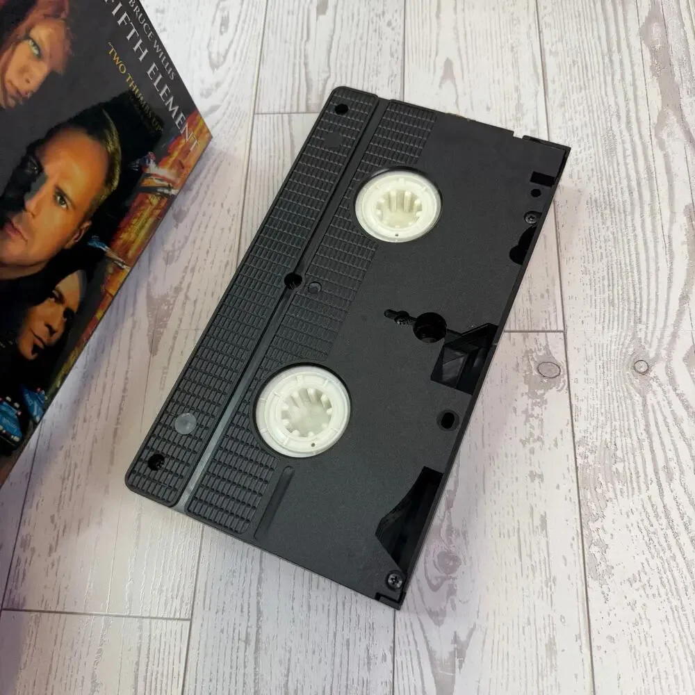 The Fifth Element VHS Milla Jovovich Bruce Willis (1997)